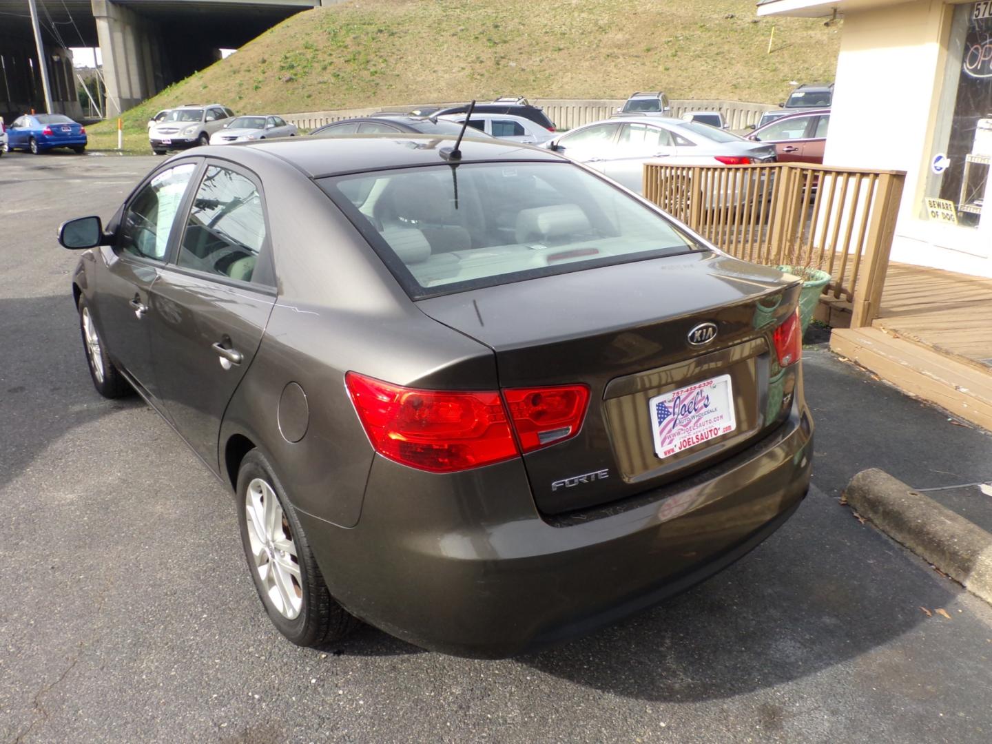 2011 Gray Kia Forte (KNAFU4A28B5) , located at 5700 Curlew Drive, Norfolk, VA, 23502, (757) 455-6330, 36.841885, -76.209412 - Photo#10